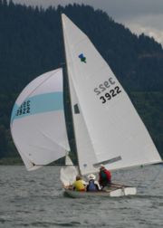 Sails are usually made of Dacron, a brand of PET fiber; colorful lightweight spinnakers are usually made of nylon.
